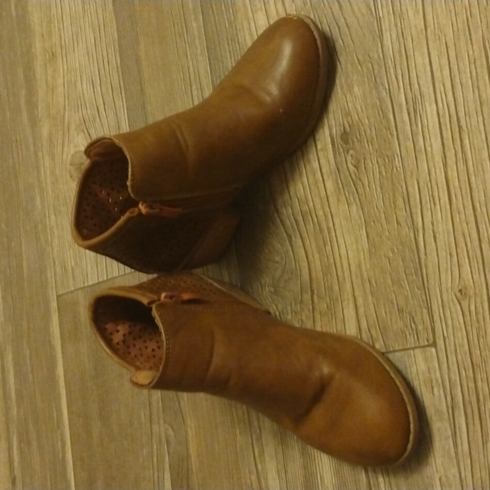 2/$30 Steven Ella kids boots